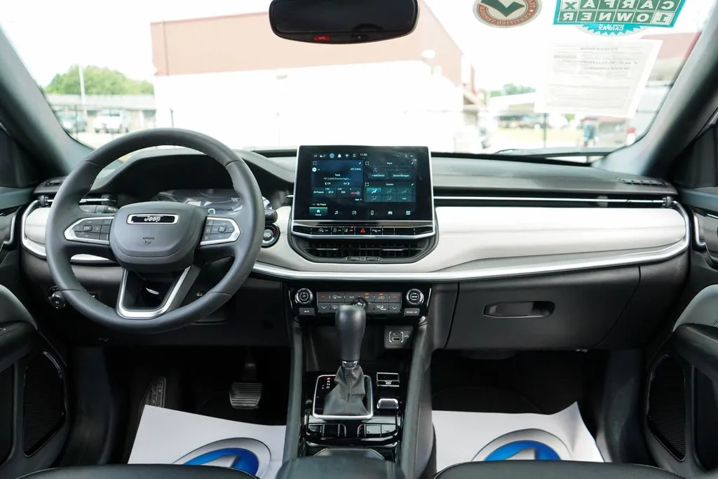Jeep Compass photo 9