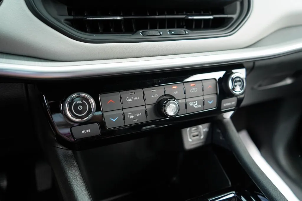 Jeep Compass photo 27