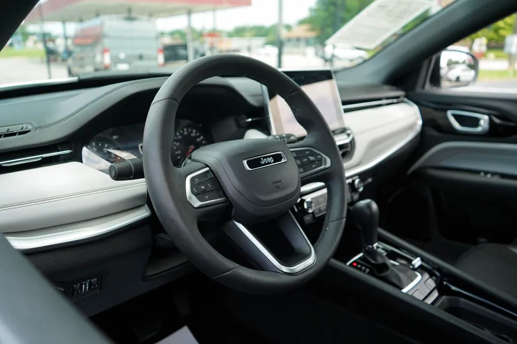 Jeep Compass photo 5