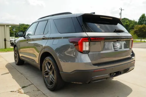 More photos of 2025 Ford Explorer ST-Line at TLC Motors, SC