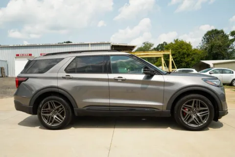 Another view of 2025 Ford Explorer ST-Line for sale in Moore, SC at TLC Motors