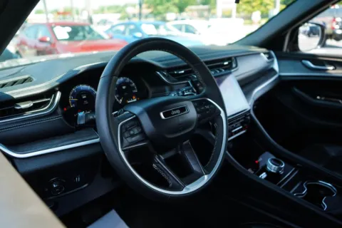 More photos of 2025 Jeep Grand Cherokee Limited at TLC Motors, SC