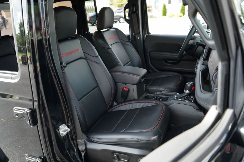 Jeep Wrangler photo 12