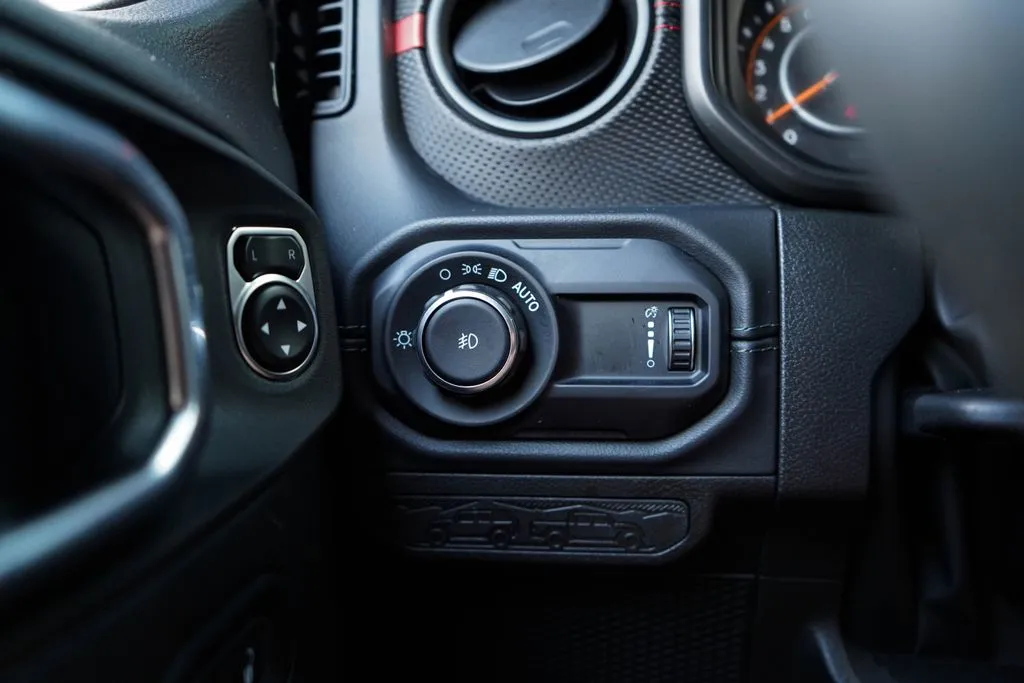 Jeep Wrangler photo 33