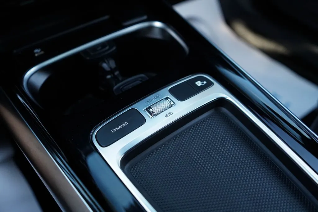Mercedes-Benz GLA photo 29