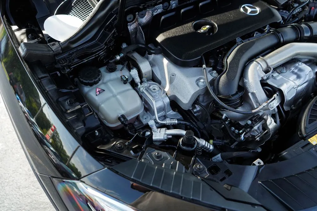 Mercedes-Benz GLA photo 36