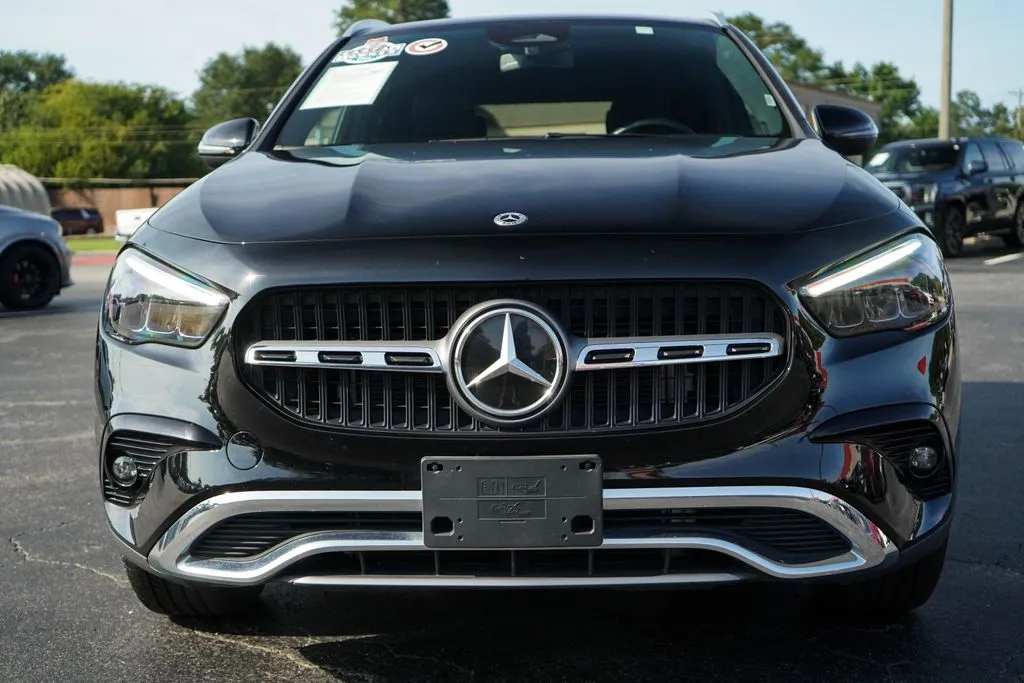 Mercedes-Benz GLA photo 16