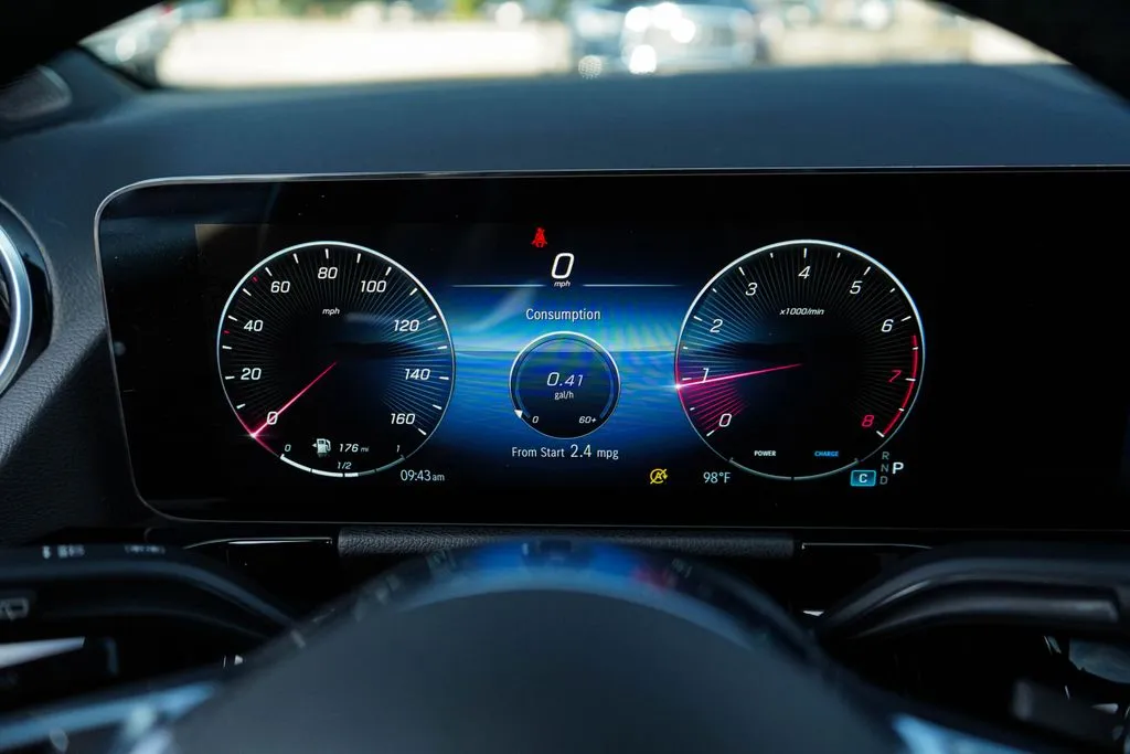 Mercedes-Benz GLA photo 26