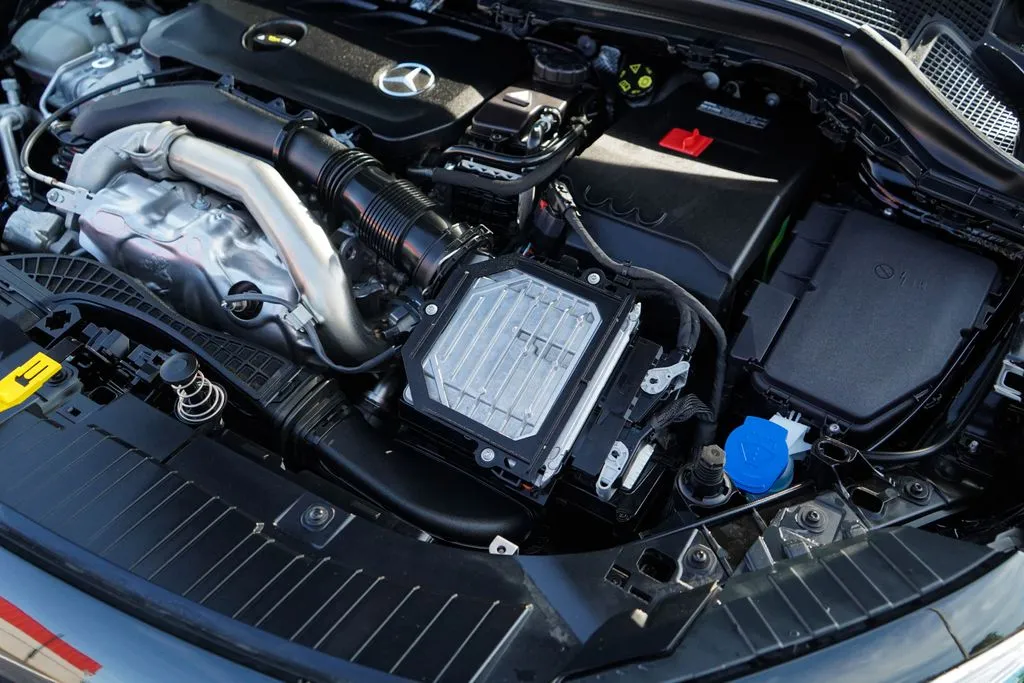 Mercedes-Benz GLA photo 37
