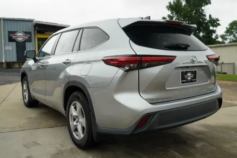 More photos of 2023 Toyota Highlander LE at TLC Motors, SC