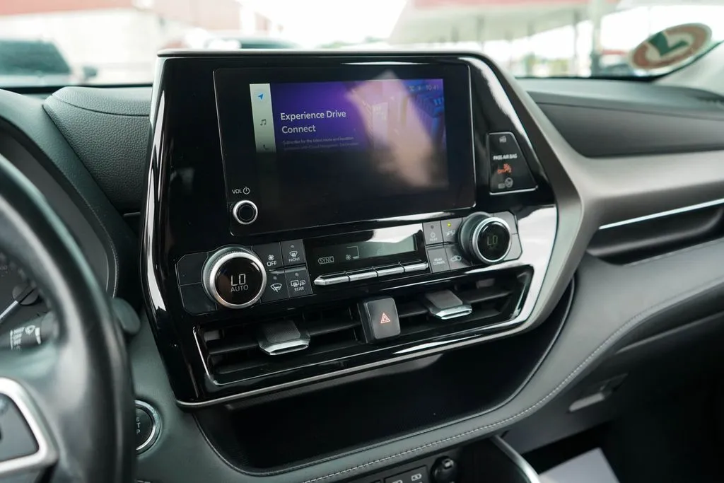 2023 Toyota Highlander LE - Photo 7