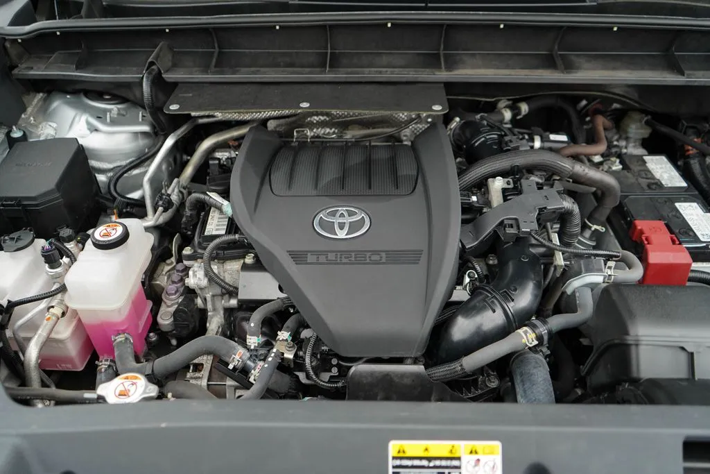 2023 Toyota Highlander LE - Photo 14