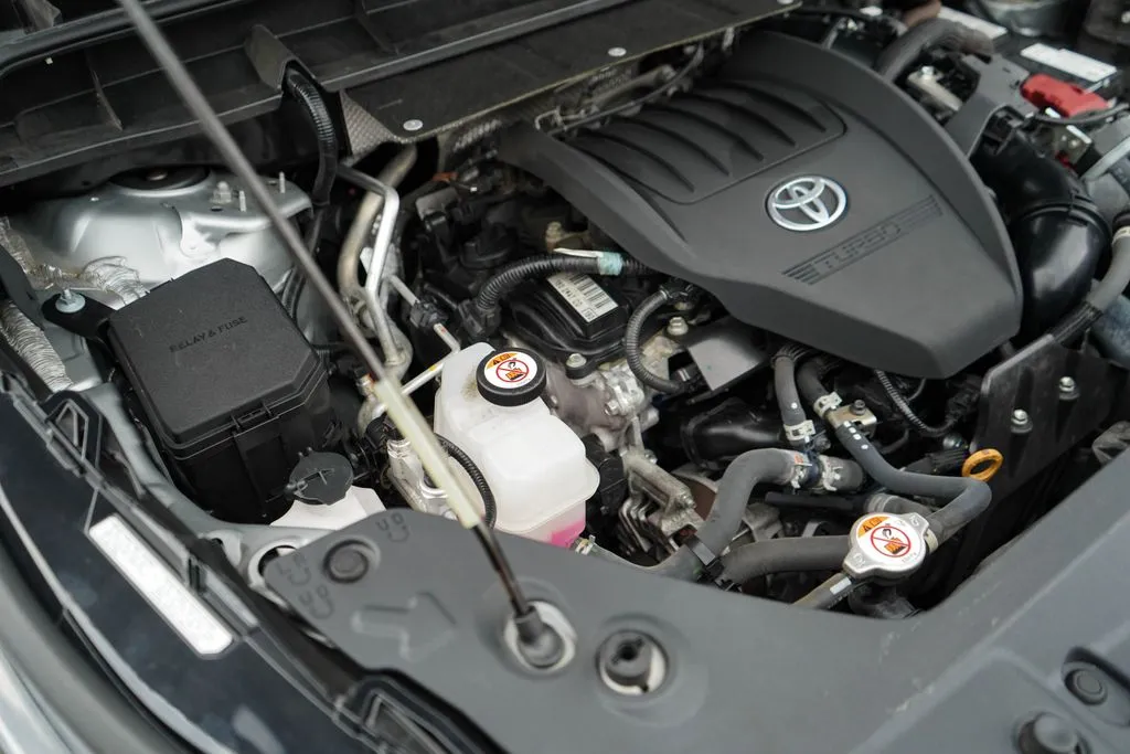 2023 Toyota Highlander LE - Photo 36