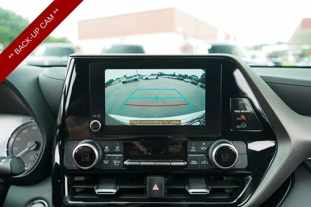 2023 Toyota Highlander LE - Photo 10