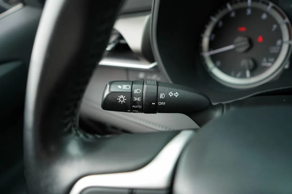 2023 Toyota Highlander LE - Photo 34