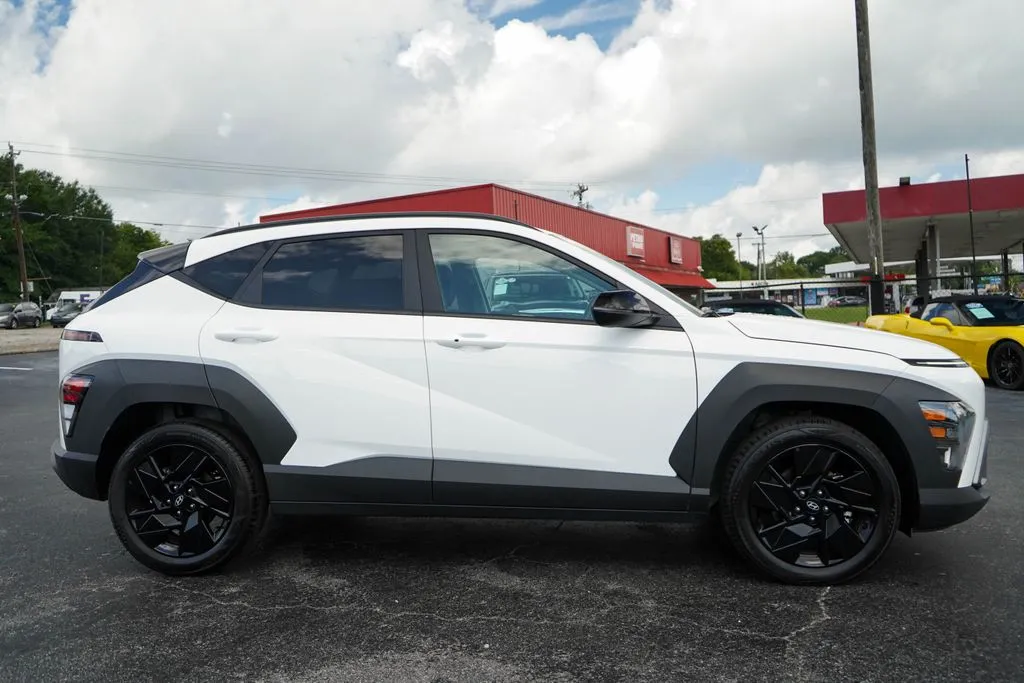 Hyundai Kona photo 2