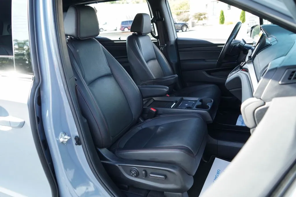 Honda Odyssey photo 12