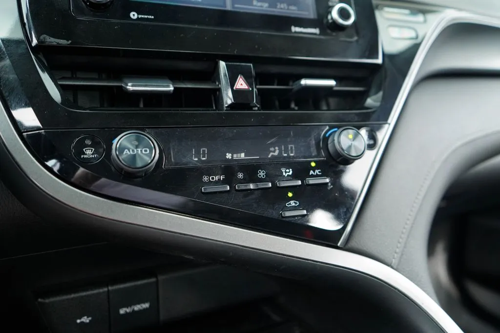 Toyota Camry photo 26