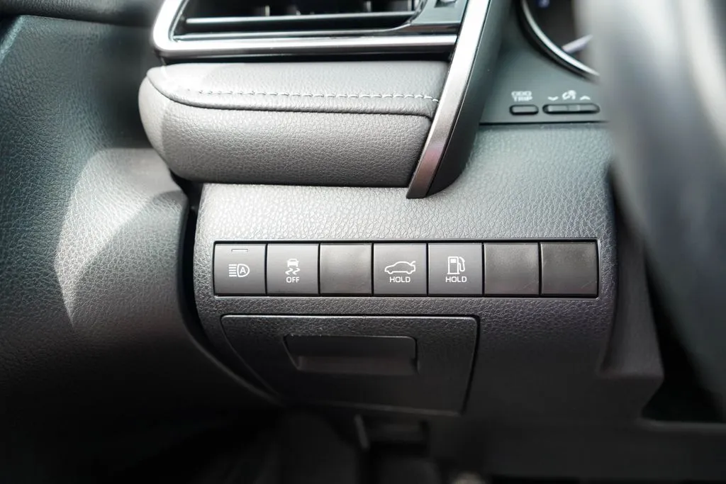 Toyota Camry photo 29