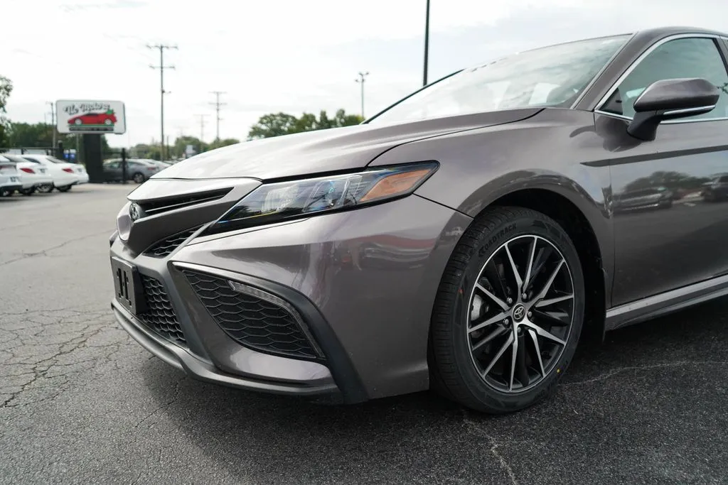 Toyota Camry photo 17