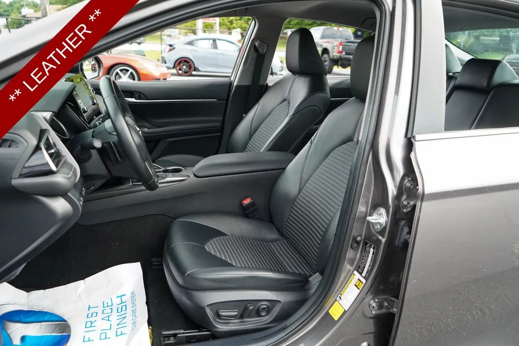 Toyota Camry photo 6