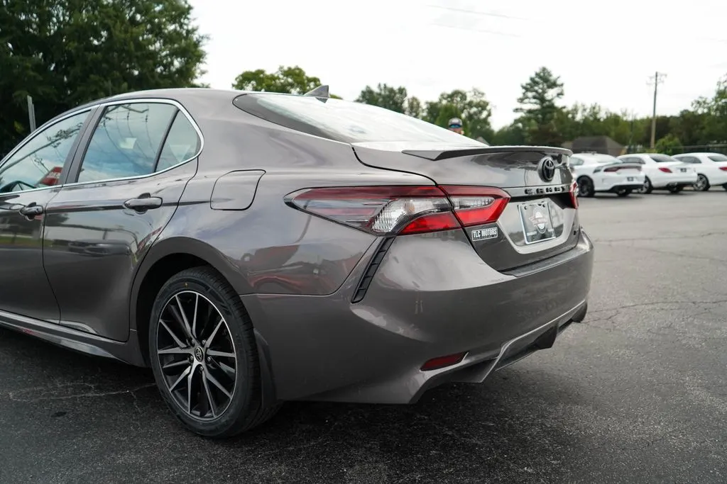 Toyota Camry photo 20