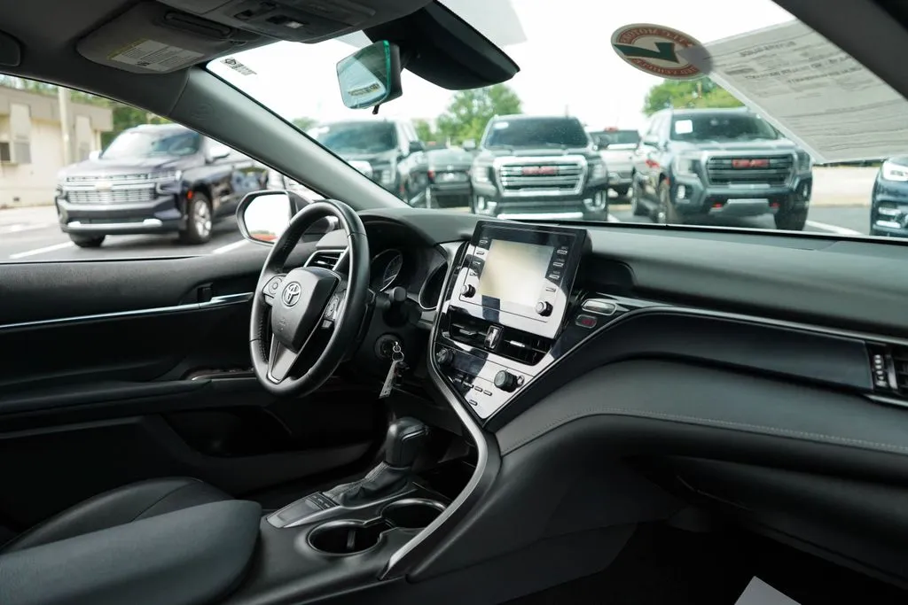 Toyota Camry photo 13