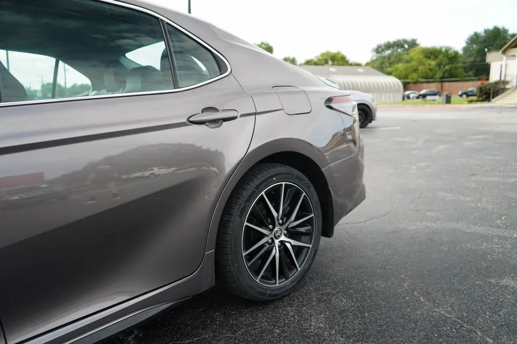 Toyota Camry photo 21