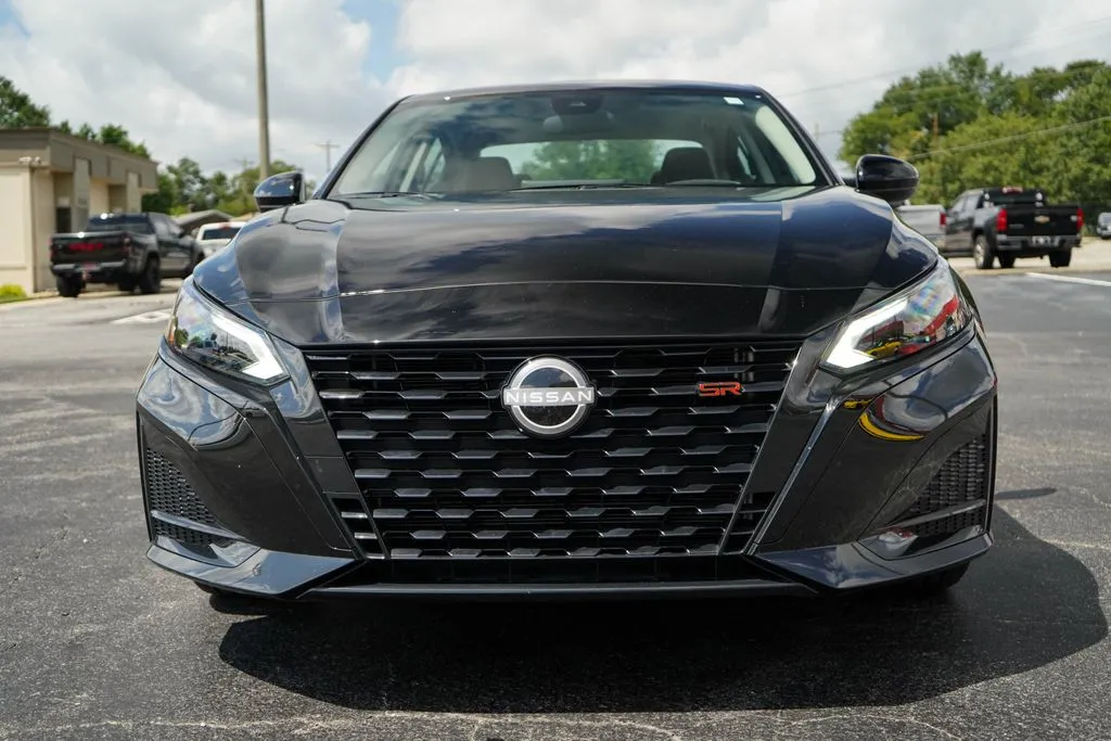 Nissan Altima photo 16