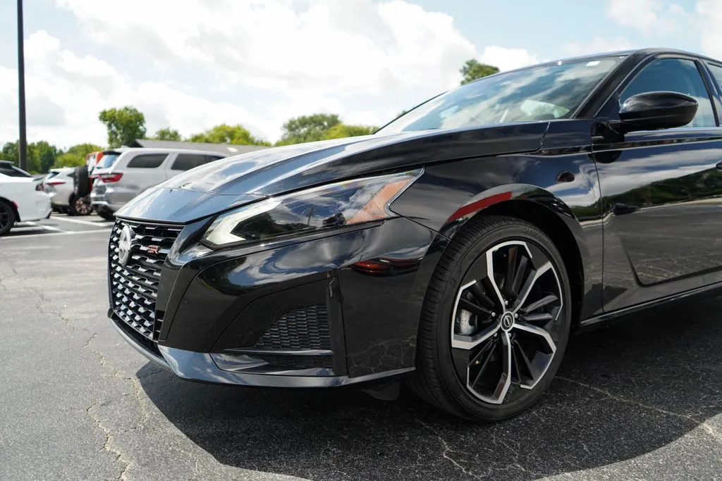 Nissan Altima photo 17