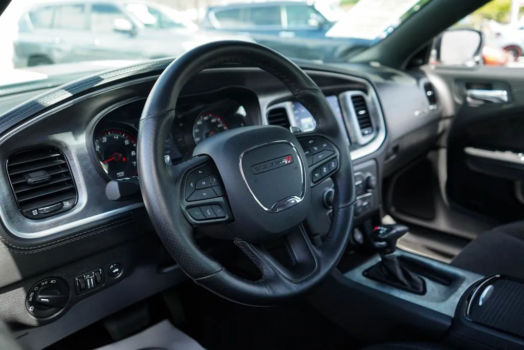 Dodge Charger photo 5