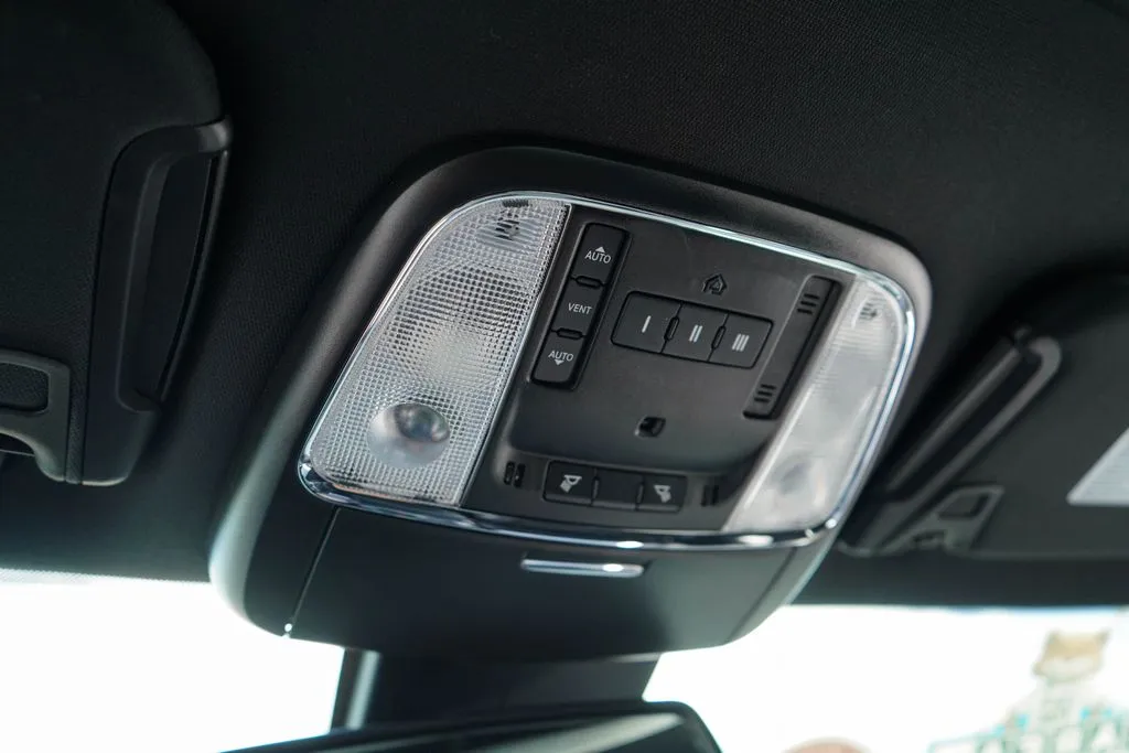 Dodge Charger photo 11