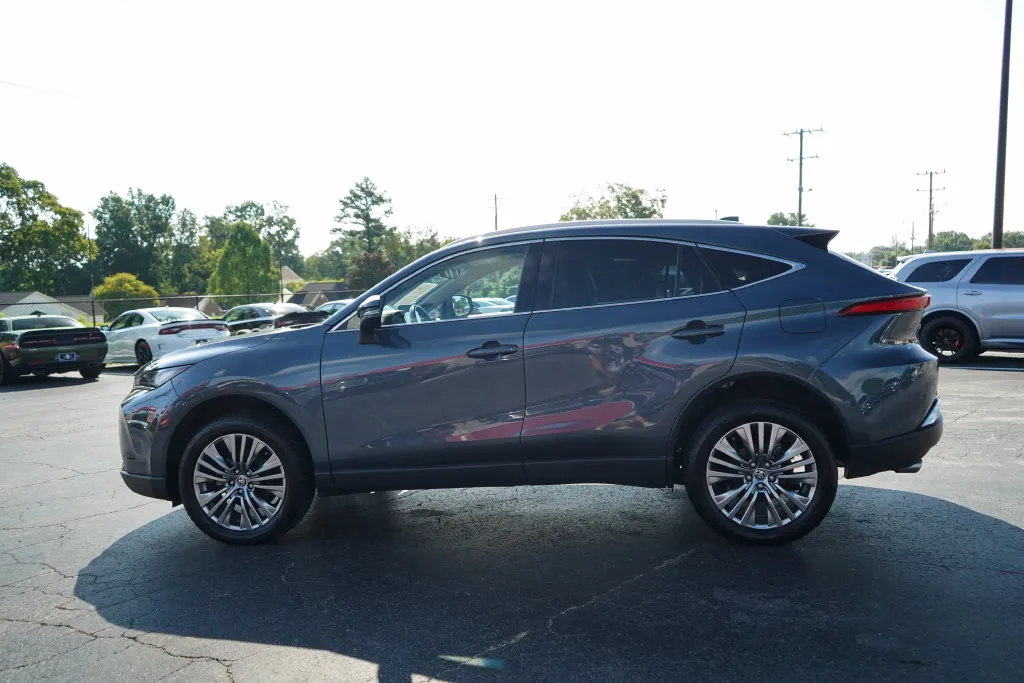 2024 Toyota Venza Limited - Photo 24
