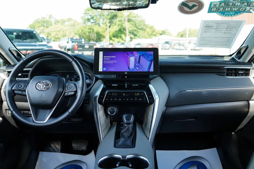 2024 Toyota Venza Limited - Photo 9