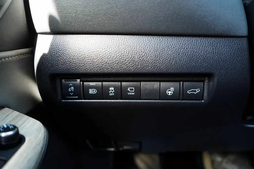 2024 Toyota Venza Limited - Photo 31
