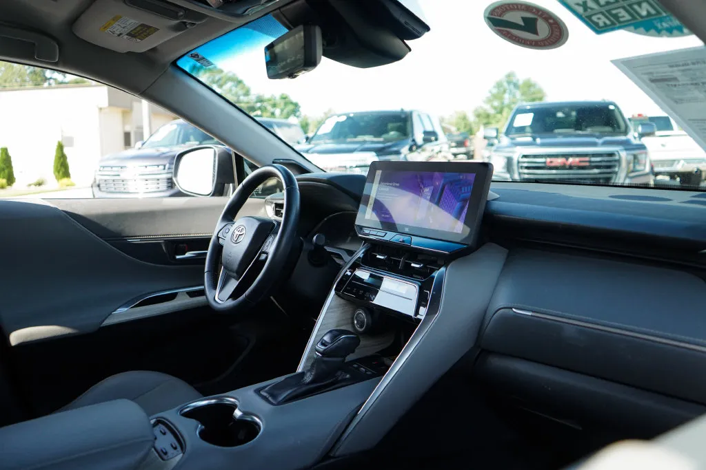 2024 Toyota Venza Limited - Photo 13