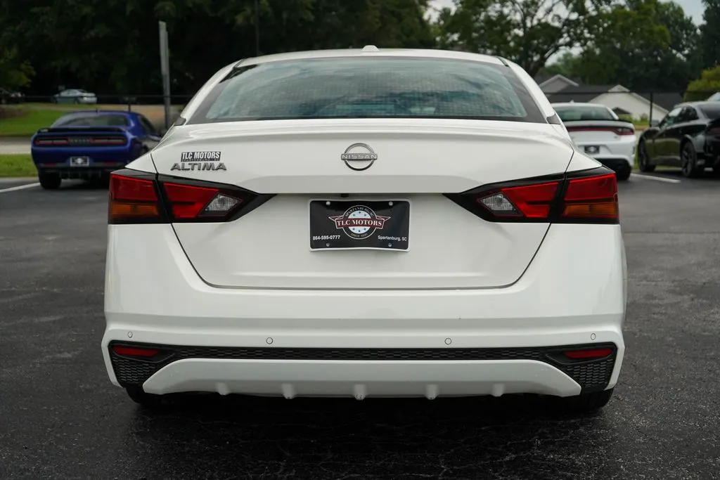 Nissan Altima photo 19
