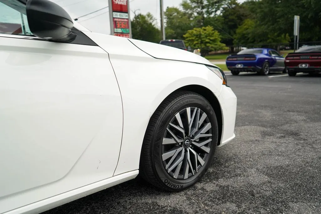 Nissan Altima photo 18