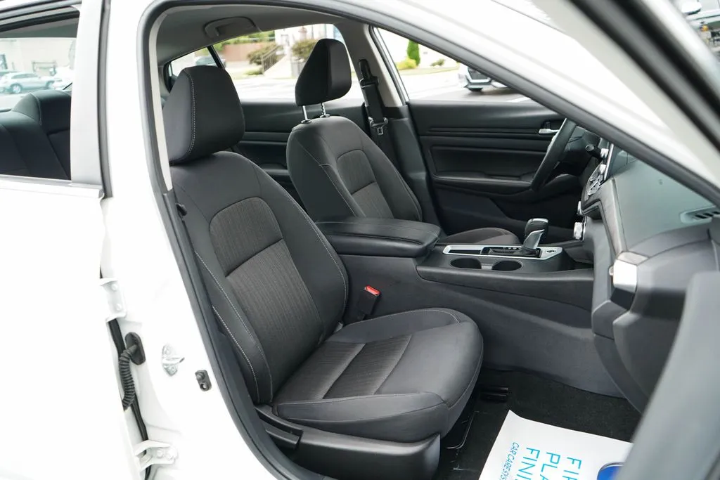 Nissan Altima photo 12