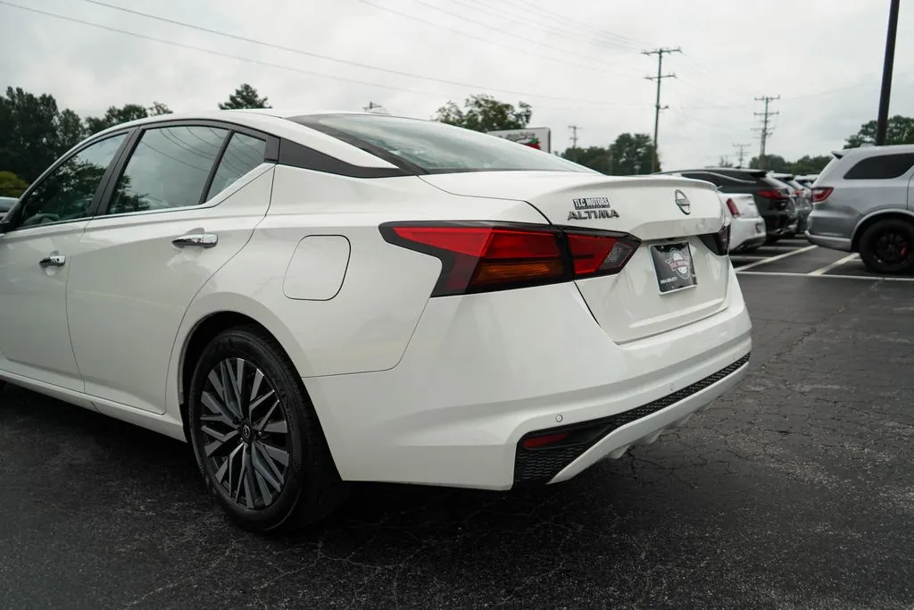 Nissan Altima photo 20