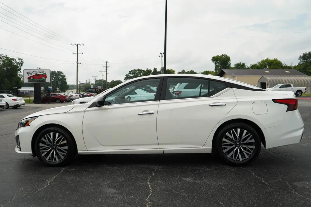 Nissan Altima photo 23
