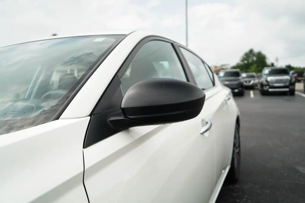 Nissan Altima photo 22