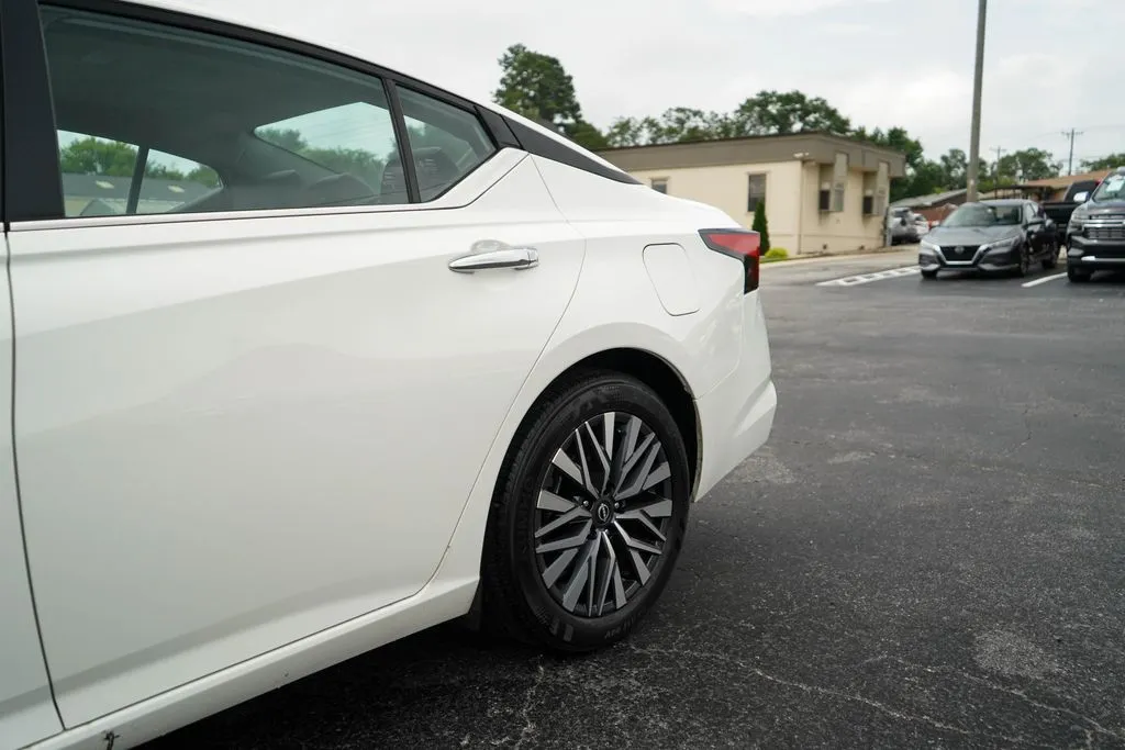 Nissan Altima photo 21