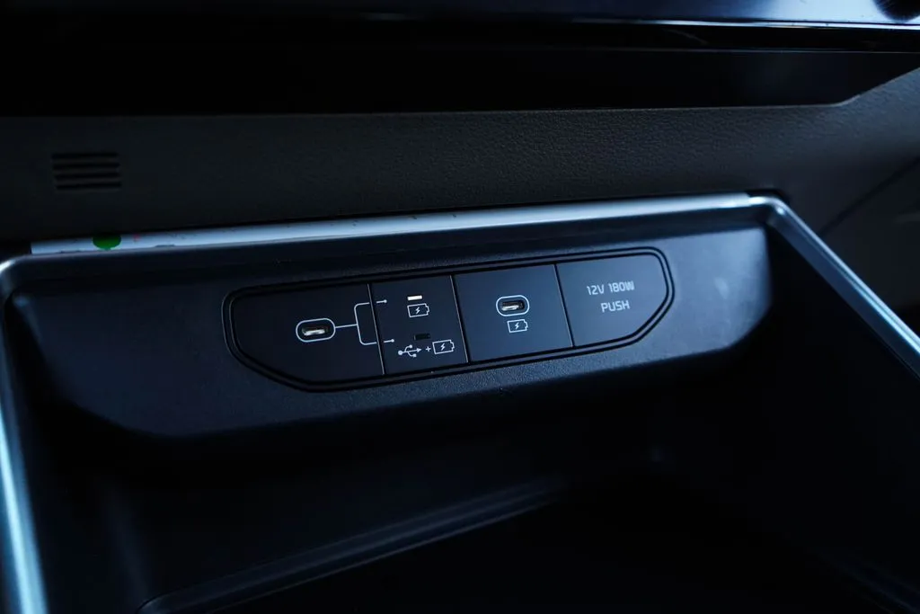 Kia Carnival photo 29