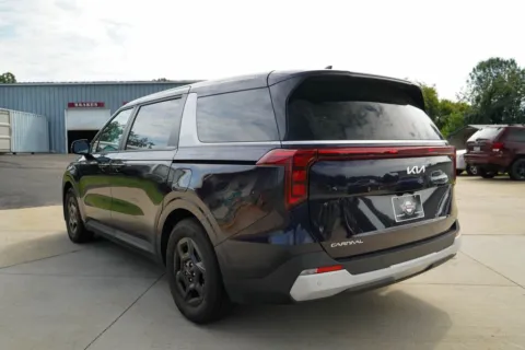 More photos of 2025 Kia Carnival LXS at TLC Motors, SC