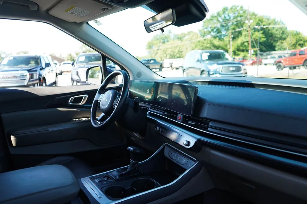 Kia Carnival photo 13