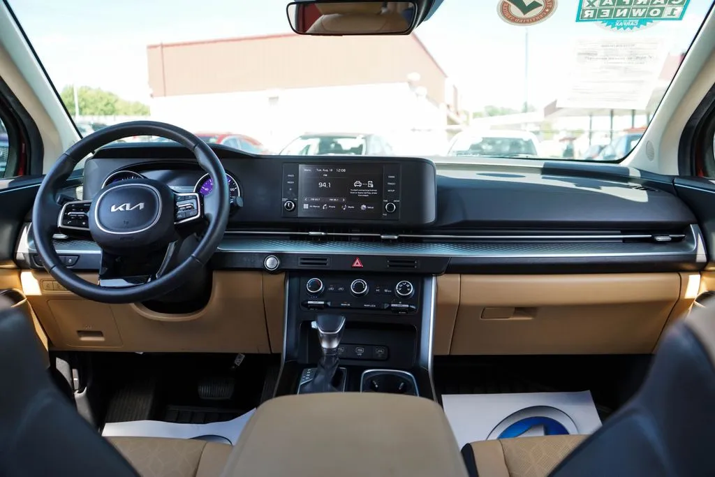 Kia Carnival photo 9