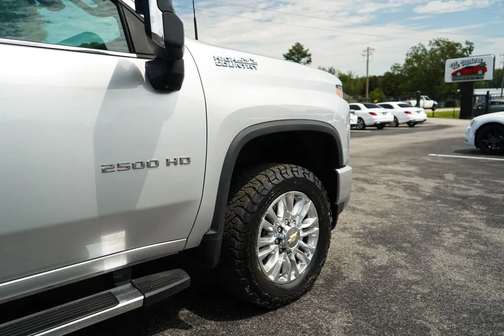 Chevrolet Silverado photo 19
