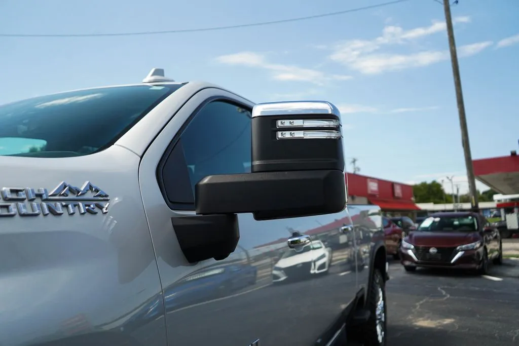 Chevrolet Silverado photo 25