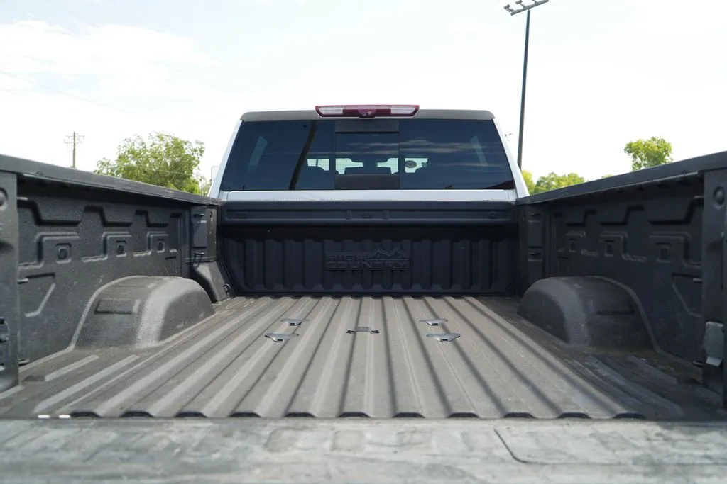 Chevrolet Silverado photo 21